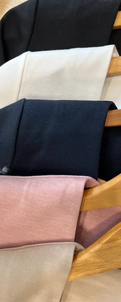 IHKATE SHORT BL - Vue 3